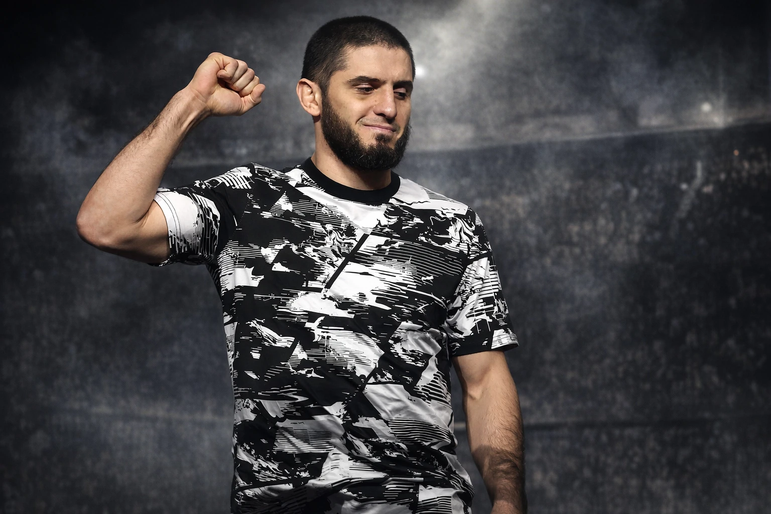 Javier Mendez Open to Makhachev vs. McGregor Title Fight at 170 Pounds