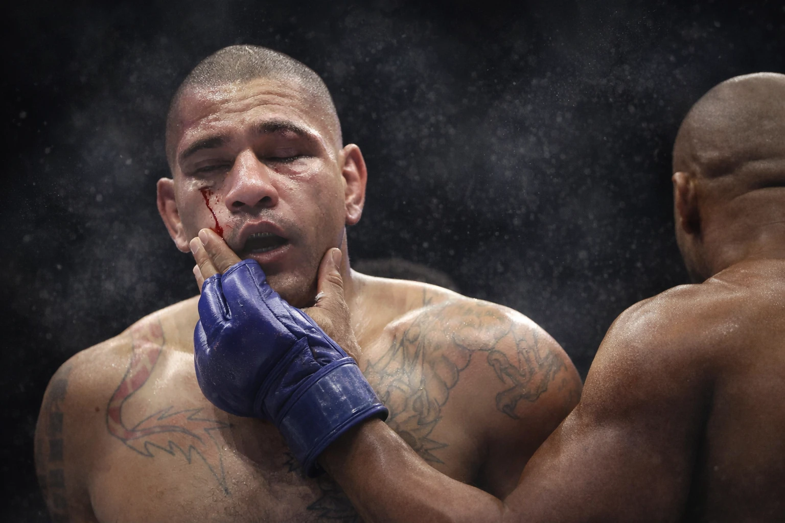 Israel Adesanya Reacts to Alex Pereira’s Heavyweight Loss to Ciryl Gane